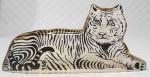 PALATNIK – Escultura cinética representando tigre em resina de poliéster de manufatura Abraham Palatnik. Medindo 7 cm de altura por 14 cm de comprimento. 