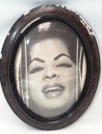 Antigo porta retratos , década 50, vidro abaulado, no estado; Medindo 31 x 29 total