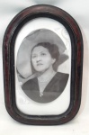 Antigo porta retratos , década 50, vidro, no estado. Medindo 29,5 x 19 ,5 cm
