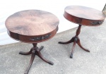 Laubisch hirth - PAR  de belas mesas laterais, de madeira nobre, Década de 50. Medindo  50 cm de diâmetro x  60 cm de altura. uma delas com´puxador quebrado e precisando lustrar
