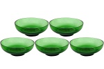 Cinco Saladeiras para servir ou Petisqueiras, em vidro, na tonalidade verde cana, figura estelar na base. Dimensões: 4 cm X 11,5 cm (Alt./Diâm.). Duas com bicados na borda.