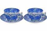 ENOCH WOODS ENGLISH SCENERY - WOODS & SONS - ENGLAND - Par de Belíssima Chávenas, em fina porcelana inglesa, no padrão "Blue & White", com decoração dita "Fazendinha". Dimensões: 6 cm X 9,5 cm (Alt./Diâm.). xl