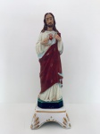 Arte Sacra  Imagem Sagrado Coração de Jesus, confeccionada em louça. Med. Alt. 35 cm.