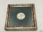 - Quadro emoldurado  Medalha Homenagem Do Estado Da Guanabara 1971. Medida 6 cm de diametro