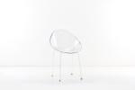 Philippe Starck para Kartell - Mr. Impossible, cadeira em acrílico translúcido. 83,5 x 55 x 55 cm.