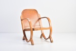 Walter Gerdau - Poltrona com estrutura executada em madeira curvada, assento e encosto em madeira laminada. Brasil, c. 1960.  80 x 56 x 67 cm