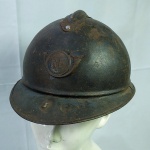MILITARIA - CAPACETE FRANCÊS modelo Adrian Azul (Todo original com carneira), Usado na Primeira Guerra Mundial. Apresenta dois rebites não originais e dois furos provavelmente de estilhaços - A