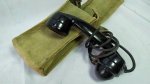 MILITARIA - Telefone de serviço em Baquelite, no case de lona - sem testes.