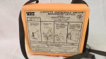 MILITARIA - Maleta Americana contendo Equipamento de Emergência (Máscara de Escape)