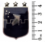 Militaria - Emblema metálico de Unidade de Caça da FAB. Com três (3) estrelas. Peça em muito bom estado de conservação. O patch mede 4,5 cm de altura.