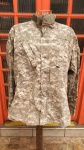 Gandola / Jaqueta Militar Americana, com Camuflagem Digital. Tamanho Large - Fechada mede 60 cm na altura da cintura por 80 cm de comprimento medidos da costura da gola até a barra