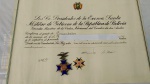 Maravilhosa Medalha com o respectivo Diploma dos Co-Presidentes da Junta Militar da República da Bolívia, datado de 1965, de Comendador da ORDEM DO CONDOR, concedida a Autoridade Brasileira, cujo nome será revelado somente ao vencedor do lote.