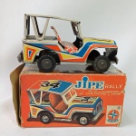 Brinquedo antigo Estrela - Lindo jeep Jipe Rally na caixa original. Funciona fricção. Mede 12cm de comprimento. A caixa tem desgastes do tempo