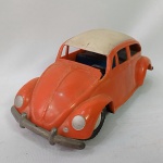 Brinquedo antigo Estrela - Lindo Volkswagen Fusca funciona fricção. Mede aproximadamente 21cm de comprimento. Tem um detalhe perto do parabrisa do lado do motorista.