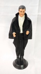Boneco Ken - Clark Gable como Rhett Butler do filme E o vento levou (Gone with the Wind). Acompanha a base.