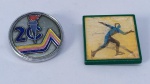 30. (2) Pins Comemorativos às Olimpíadas. Peças Soviéticas da extinta URSS. Um deles é holográfico.