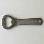 COLECIONISMO - Abridor de garrafas da ANTARCTICA em metal.