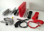 Console Wii  vermelho - sem cartão de memória   Acompanha: dois controles sem fio com nunchuck (um preto e um vermelho);  cabo AV, fonte de alimentação bivolt com base para console e sensor bar. Não acompanha material impresso. Usado, muito bom estado de conservação; com teste de funcionalidade: veja o vídeo.
