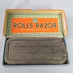 Afiador de Lâminas de Barbear marca Rolls Razor, na caixa original, fabricado na Inglaterra. Acompanha instruções originais.