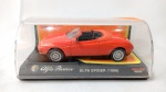 Carrinho miniatura diecast na escala 1/43 da Alfa Romeo Spider 1996 na escala 1/43 fabricado pela Newray. Caixa original
