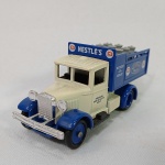 LLEDO Days Gone - Lindo Enfield EN3 4ND FORD Model A Truck caminhão de entrega de Leite da Nestle - Escala 1/55 - Pneus de borracha e as rodas giram livremente. Mede aprox. 9cm