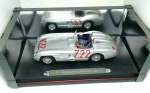 Miniatura Maisto  Mercedes-Benz 300 SLR Mille Miglia 1955 - escala 1:18  - item de coleção na embalagem original (na base vitrine com proteção plástica de abertura de capô, portas e porta-malas e na caixa de papelão)  caixa de papelão com alguns sinais - miniatura íntegra.
