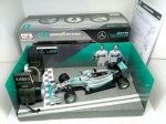 Miniatura Maisto Tech Mercedes AMG Petronas F1 W05 Hybrid Radio Control   Hamilton / Rosberg#44  escala 1:24    item de coleção na caixa original, não manuseado.