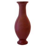 Vaso de cerâmica pintado de estilo sangue de boi. Séc. XX. 54 x 20 cm.