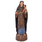 Imagem brasileira em madeira policromada, representando Santo Antônio com o Menino Deus sentado sobre livro em seu braço esquerdo. Apresenta-se descalço com suas tradicionais vestes franciscanas. Base circular com adornos. Séc. XIX. 58 x 19 x 19 cm.