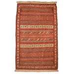 Antigo Tapete Persa medindo 220 x 130 cm.