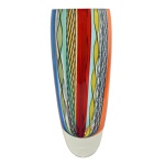 Seguso - Vaso em vidro artístico de Murano. Formato cilíndrico e colorido sustentado por base oval e lisa. Assinado. 34 x 12,5 cm.