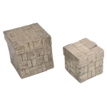 Conjunto de duas caixas de prata de forma quadrada e trançada. 6,5 x 6,5 cm e 5 x 5 cm. 150 gramas.