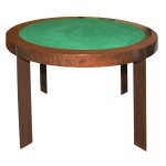 Mesa italiana para jogos, em madeira. Formato circular e moldurado com tampo coberto por feltro verde. Pernas retas. Séc. XX. 75 x 110 cm.