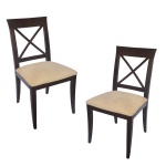 Pietro Constantini. Modelo Segal / Made in Italy. Séc. XX - Par de cadeiras com estrutura em madeira. Encosto em X e estofamento em tecido. 93 x 50 x 48 cm.