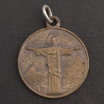 Medalha Comemorativa, XXXVI Congresso Eucarístico Internacional - Rio/1955 - Cristo Redentor, Bronze Prateado, com Olhal, Muito Bem Conservado.