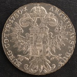 Moeda da HOLANDA, Valor 2 1/2 Gulden, Data 1930, Prata, Peso 25 g, Diâmetro 38 mm, Muito Bem Conservada.Moeda da ÁUSTRIA ( Restrike ), Valor Thaller, Data 1780, Prata, Peso 28 g, Diâmetro 40 mm, Excelente para Investimento, Flor de Cunho