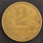 Moeda do Brasil, Erro de Cunhagem - " com ASPAS " no Lugar da Sigla, Valor 2 Cruzeiros, Data 1945, Bronze Alumínio, Muito Bem Conservada.