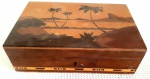 Antigas caixas/porta joias em madeira nobre, com rica decoração de cena paisagem do Rio de janeiro antigo. Mede: 22 x 14 cm.