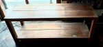 Móveis - Rack em madeira pesada cerejeira, rustico com 2 pavimentos. Mede: 1,47 cm de comprimento, 49 cm de largura por 50 cm de altura.