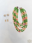Lote de Bijuterias 3 Peças sendo 2 Brincos e 1 Colar em Pedras Cristal.