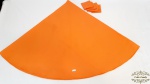 Toalha de mesa redonda cor laranja com 4 guardanapos com marcas de uso. Medida toalha 1,37 m diâmetro e guardanapo 17X16,5 cm.Composiçao  100% algodao