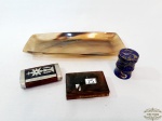 75- Lote 3 decorativas   sendo 1 closone, 1  tartaruga e 1 metal. Medida 3cm x 5 cm, 7 cm x 4 cm