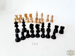 Jogo 32 Peças Xadrez Madeira Torneada na Caixa. Medida: Rei 6,5 c altura , caixa 18 cm x 13 xm