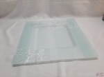 Centro de mesa em vidro moldado com estampa. Medindo 42cm x 42cm.