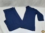 Conjunto de Calça e Blusa com Manga , Feminina.  Produto em Viscose , em perfeito estado de conservação. Tam: G