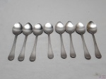 Jogo de 8 colheres de sopa em aço inox. Medindo 18,5cm de comprimento.