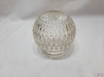 Cúpula bolinha em vidro moldado. Medindo 15cm de diâmetro de bojo 10cm de diâmetro de boca x 16cm de altura.