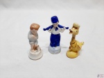 Lote de 3 bibelot, esculturas em porcelana. Medindo o maior 9cm de altura.