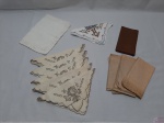 Lote de 11 guardanapos de pano variados. Peças em ótimo estado, com apenas algumas marcas de guardado. Medindo o branco: 35 X 26 CM.