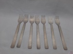 Jogo de 7 garfos de mesa em prata 90 Wolff. Medindo 20,5cm de comprimento.